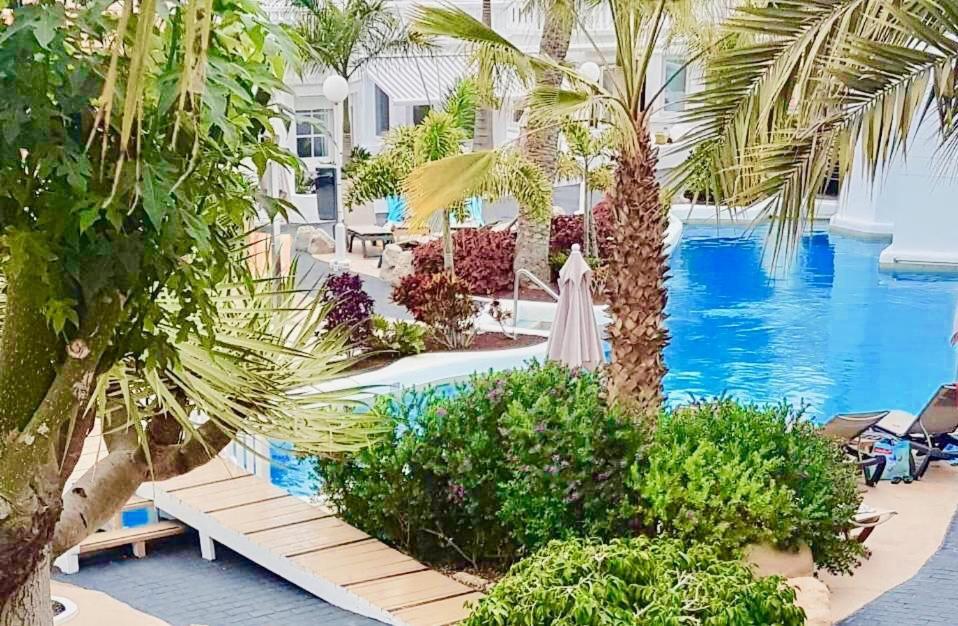 אדחה Amazing Beachfront, Pool And Terrace מראה חיצוני תמונה