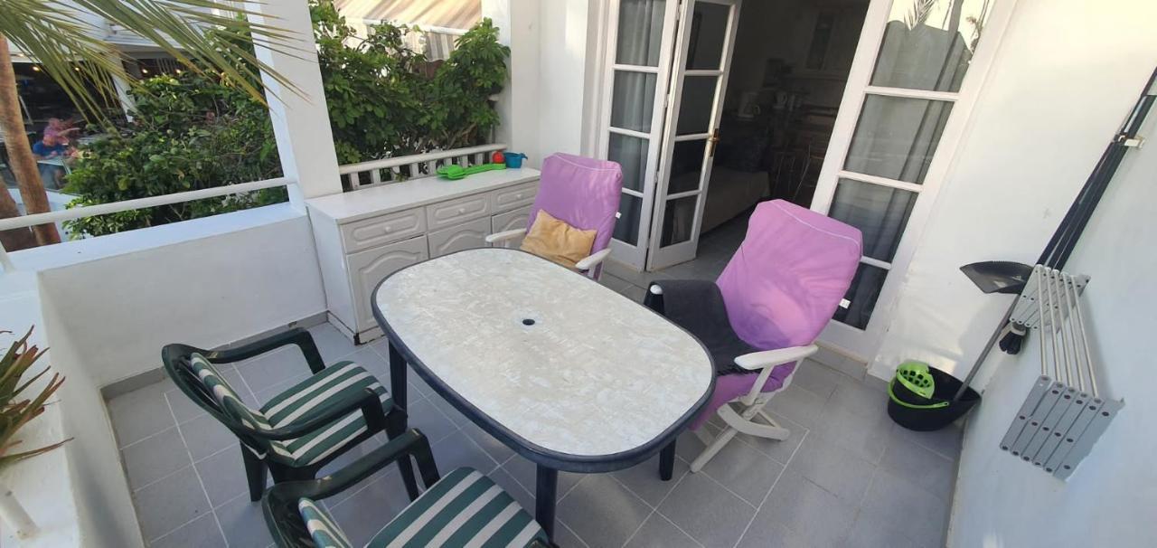 אדחה Amazing Beachfront, Pool And Terrace מראה חיצוני תמונה