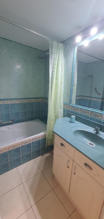 אדחה Amazing Beachfront, Pool And Terrace מראה חיצוני תמונה